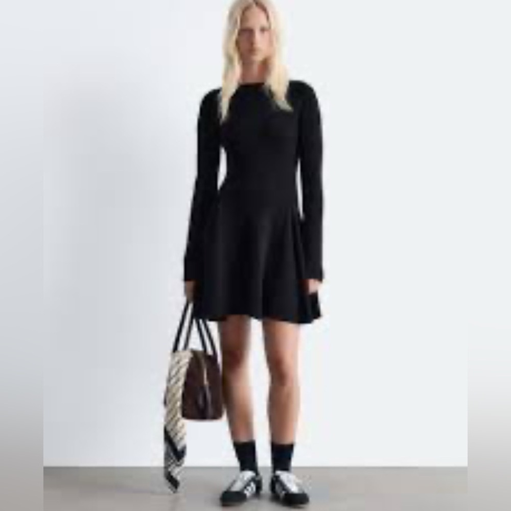 H&M Chic Black Long Sleeve Dress